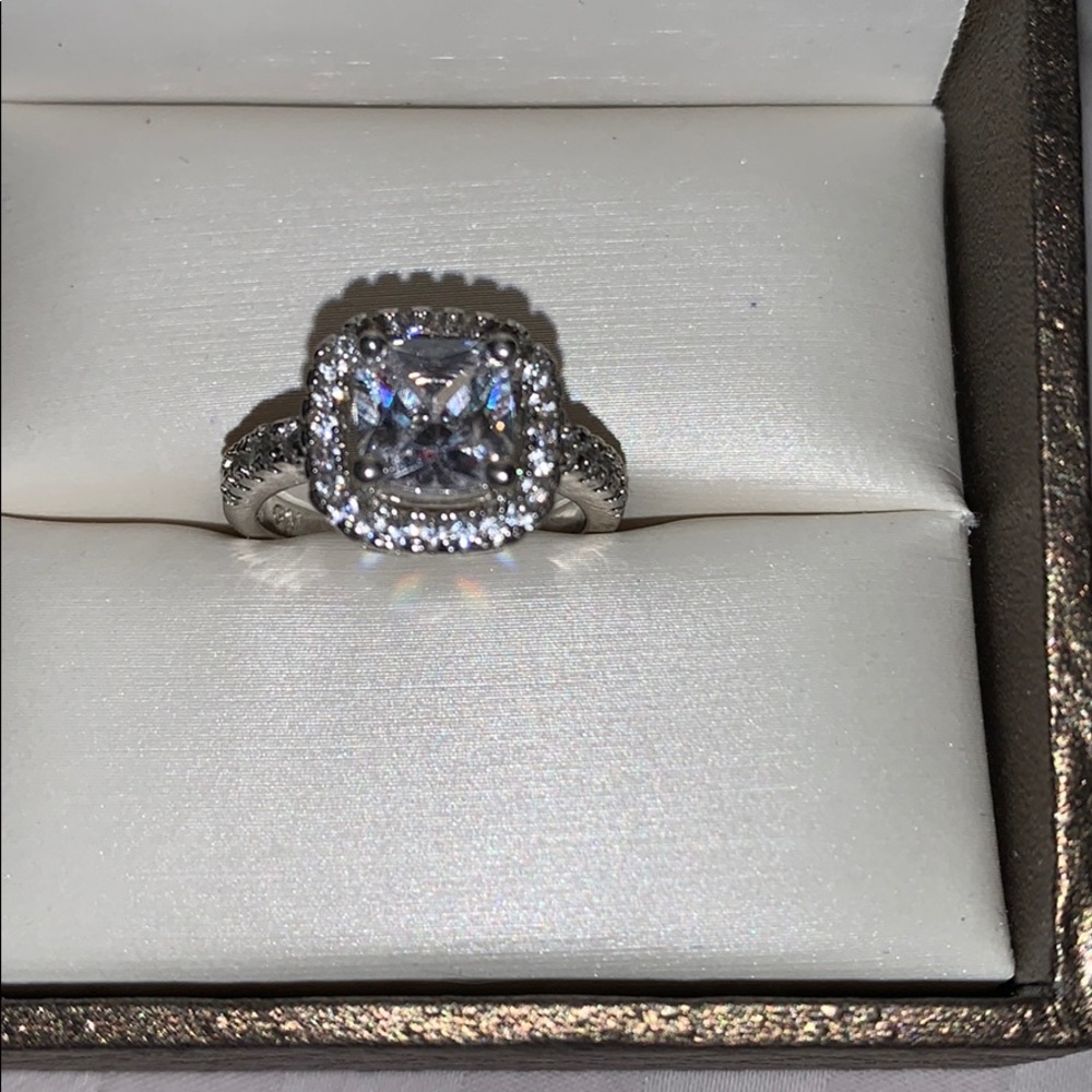 Cushion cut Wrapped with Halo Cz